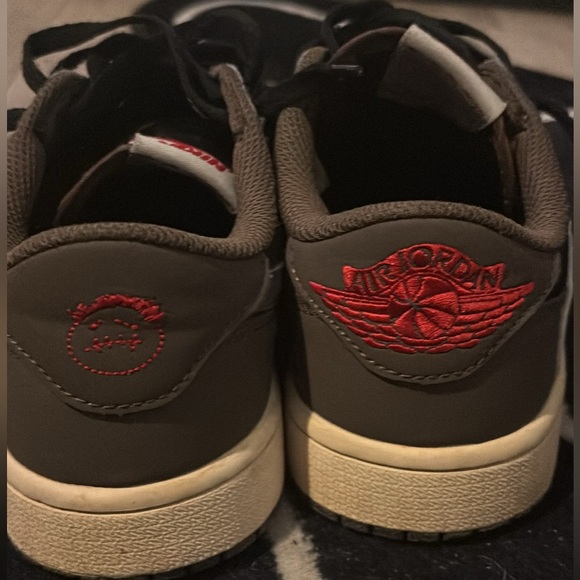 Travis Scott Jordan 1s lows